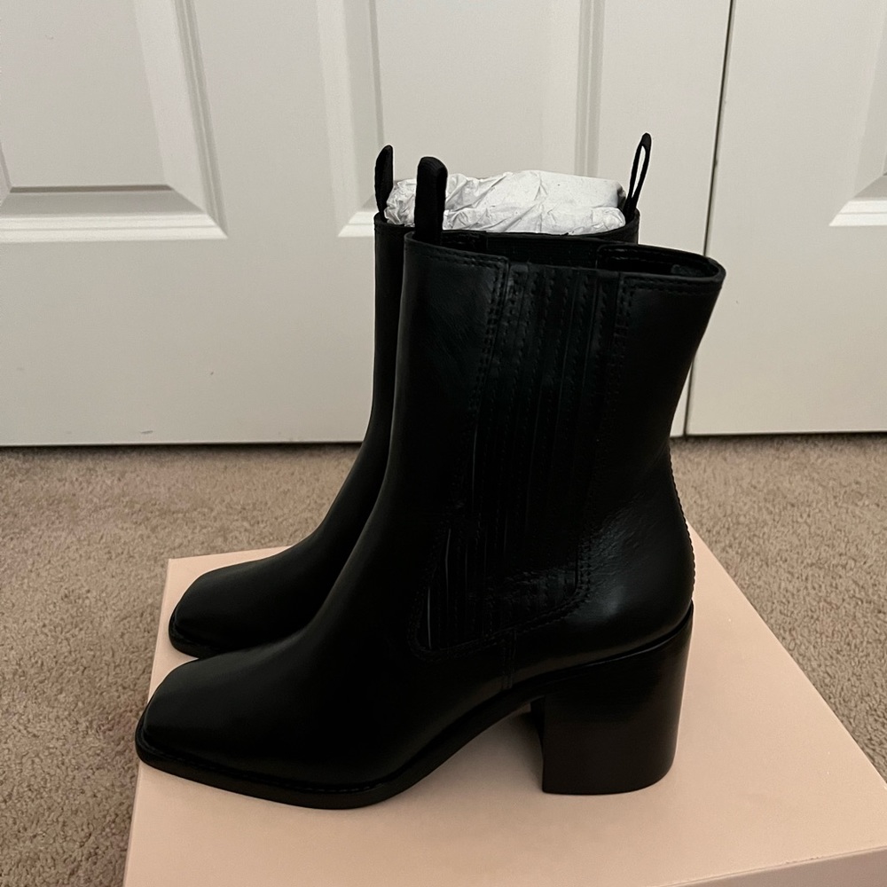 Loeffler Randall Arianna Boots size 9.5 NIB (REPAIR NEEDED) - Picture 3 of 9